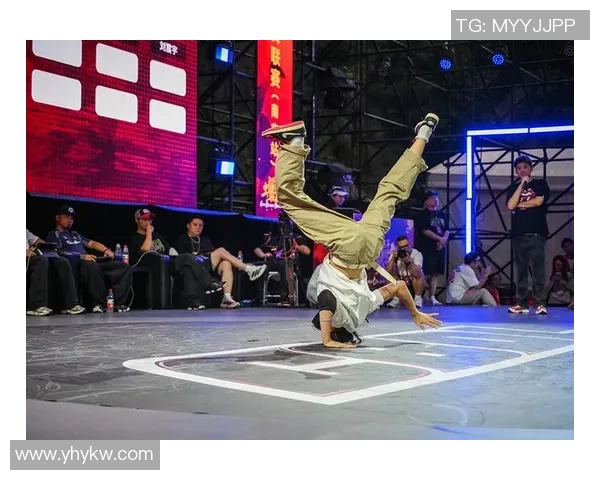 南京街舞队意识形态的深度对比与文化影响探讨