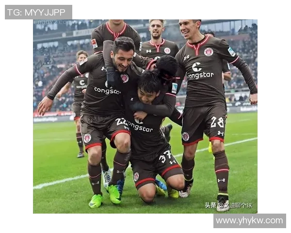 德黑兰独立队与希拉尔队的激烈对决展现足球魅力与战术智慧